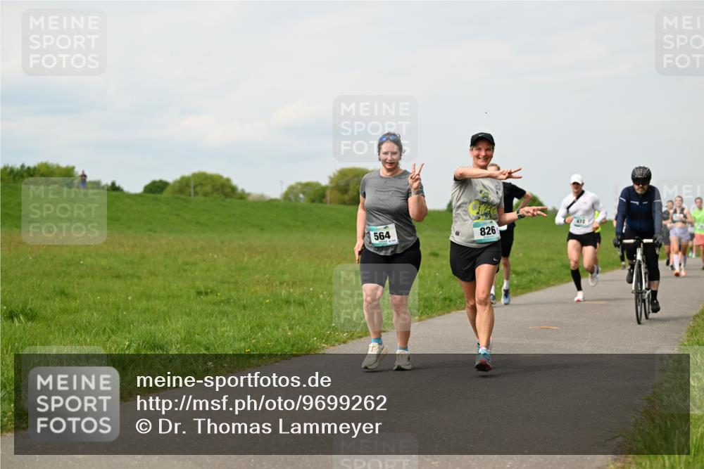10.05.2026 - 8. Wedeler Halbmarathon Dr. Thomas Lammeyer http://msf.ph/oto/9699262 10.05.2026 11:36:34 Laufen 564, 826 meine-sportfotos.de