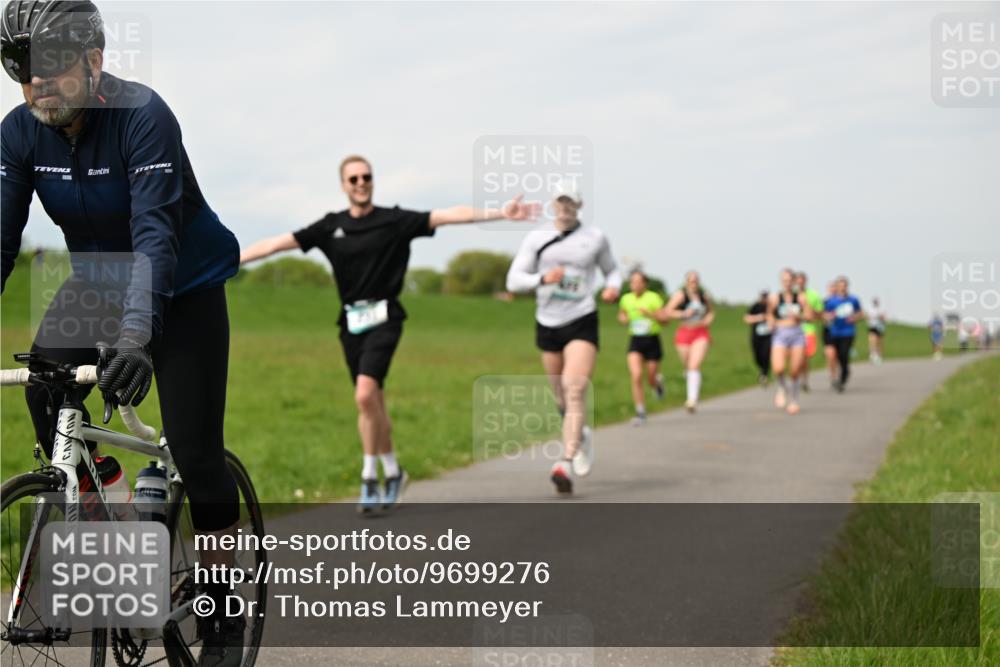 10.05.2026 - 8. Wedeler Halbmarathon Dr. Thomas Lammeyer http://msf.ph/oto/9699276 10.05.2026 11:36:37 Laufen  meine-sportfotos.de