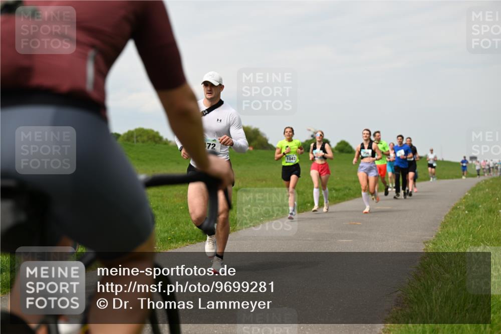 10.05.2026 - 8. Wedeler Halbmarathon Dr. Thomas Lammeyer http://msf.ph/oto/9699281 10.05.2026 11:36:38 Laufen 1047 meine-sportfotos.de