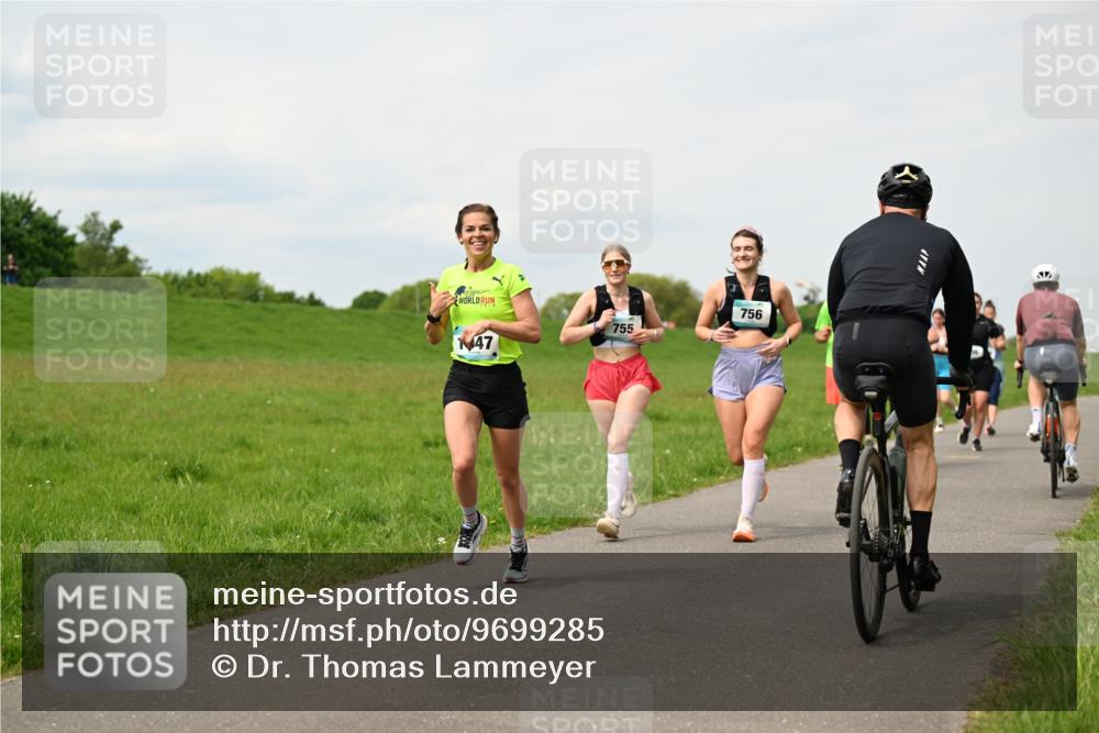 10.05.2026 - 8. Wedeler Halbmarathon Dr. Thomas Lammeyer http://msf.ph/oto/9699285 10.05.2026 11:36:40 Laufen 147, 755, 756 meine-sportfotos.de