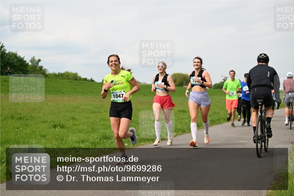 10.05.2026 - 8. Wedeler Halbmarathon Dr. Thomas Lammeyer http://msf.ph/oto/9699286 10.05.2026 11:36:41 Laufen 1047 meine-sportfotos.de