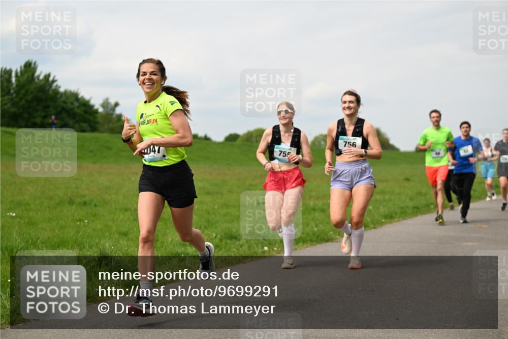 10.05.2026 - 8. Wedeler Halbmarathon Dr. Thomas Lammeyer http://msf.ph/oto/9699291 10.05.2026 11:36:41 Laufen 047, 755, 756 meine-sportfotos.de
