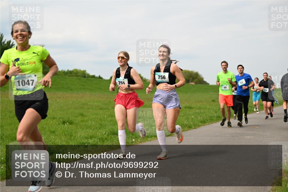 10.05.2026 - 8. Wedeler Halbmarathon Dr. Thomas Lammeyer http://msf.ph/oto/9699292 10.05.2026 11:36:42 Laufen 1047, 755, 756 meine-sportfotos.de