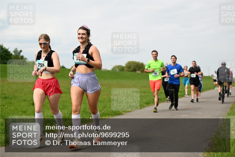 10.05.2026 - 8. Wedeler Halbmarathon Dr. Thomas Lammeyer http://msf.ph/oto/9699295 10.05.2026 11:36:42 Laufen 755 meine-sportfotos.de