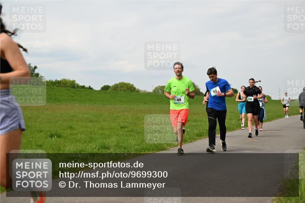 10.05.2026 - 8. Wedeler Halbmarathon Dr. Thomas Lammeyer http://msf.ph/oto/9699300 10.05.2026 11:36:43 Laufen 436 meine-sportfotos.de