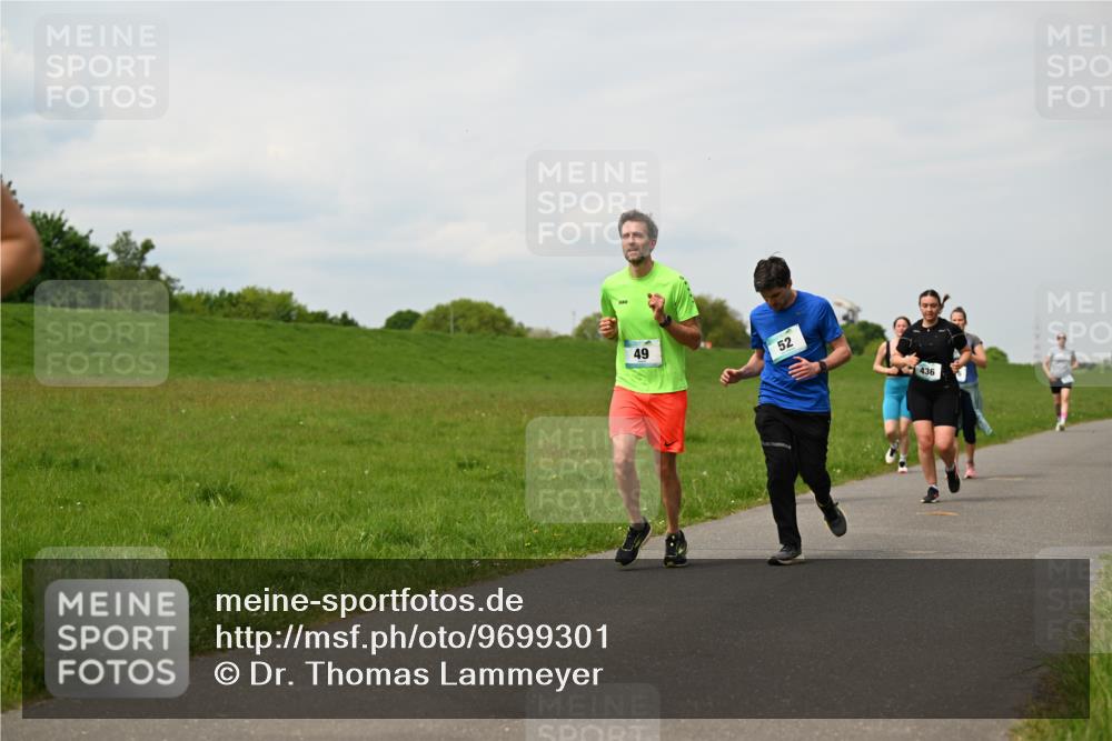 10.05.2026 - 8. Wedeler Halbmarathon Dr. Thomas Lammeyer http://msf.ph/oto/9699301 10.05.2026 11:36:43 Laufen 436 meine-sportfotos.de