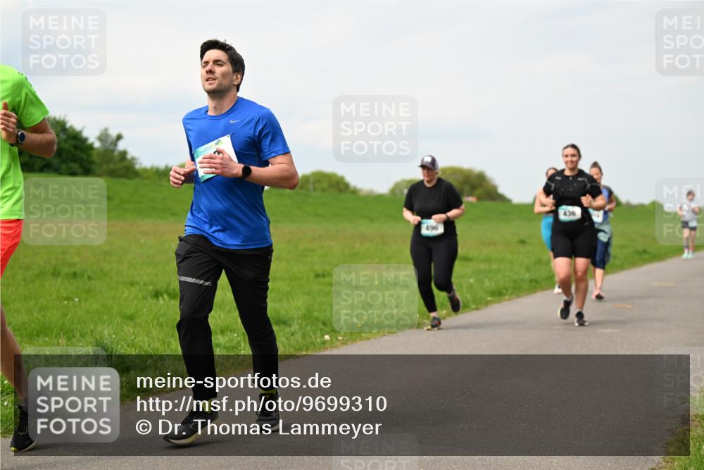 10.05.2026 - 8. Wedeler Halbmarathon Dr. Thomas Lammeyer http://msf.ph/oto/9699310 10.05.2026 11:36:45 Laufen 496, 436 meine-sportfotos.de