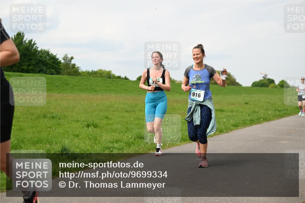 10.05.2026 - 8. Wedeler Halbmarathon Dr. Thomas Lammeyer http://msf.ph/oto/9699334 10.05.2026 11:36:49 Laufen 916 meine-sportfotos.de
