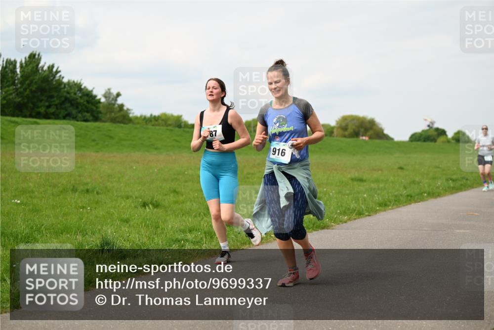 10.05.2026 - 8. Wedeler Halbmarathon Dr. Thomas Lammeyer http://msf.ph/oto/9699337 10.05.2026 11:36:49 Laufen 916 meine-sportfotos.de