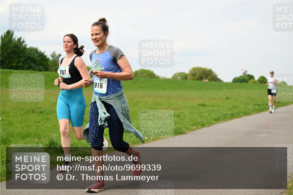 10.05.2026 - 8. Wedeler Halbmarathon Dr. Thomas Lammeyer http://msf.ph/oto/9699339 10.05.2026 11:36:50 Laufen 787, 916 meine-sportfotos.de