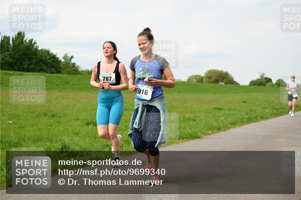10.05.2026 - 8. Wedeler Halbmarathon Dr. Thomas Lammeyer http://msf.ph/oto/9699340 10.05.2026 11:36:49 Laufen 787, 916 meine-sportfotos.de
