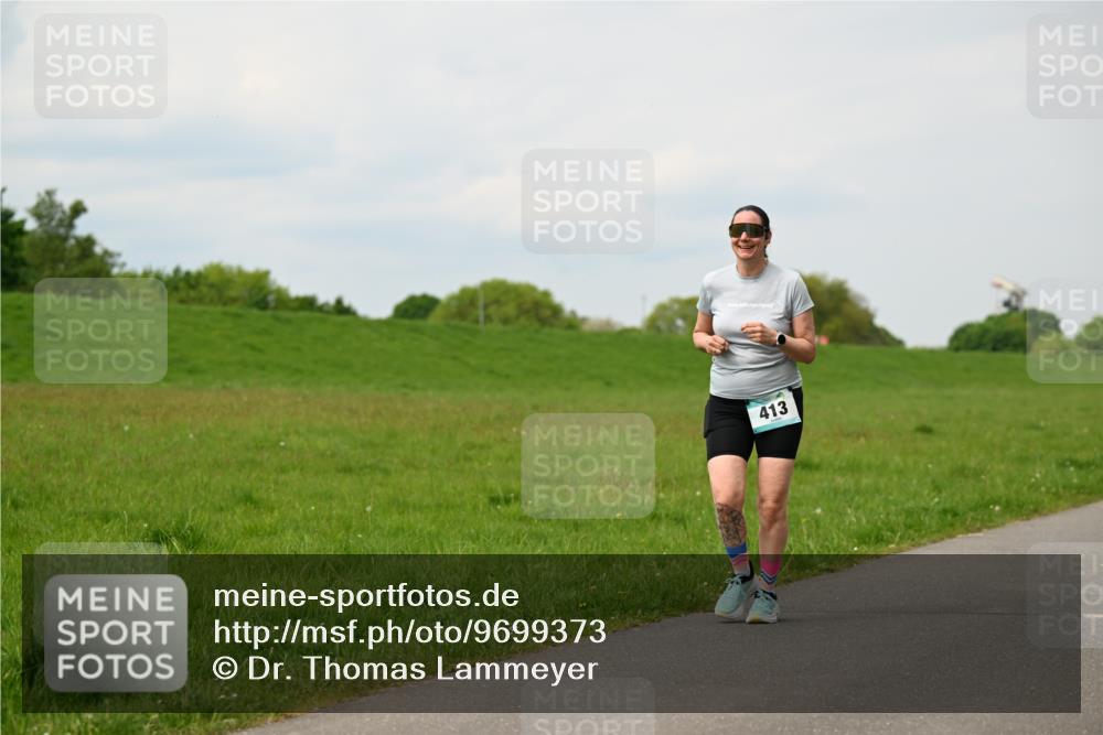 10.05.2026 - 8. Wedeler Halbmarathon Dr. Thomas Lammeyer http://msf.ph/oto/9699373 10.05.2026 11:36:55 Laufen 413 meine-sportfotos.de