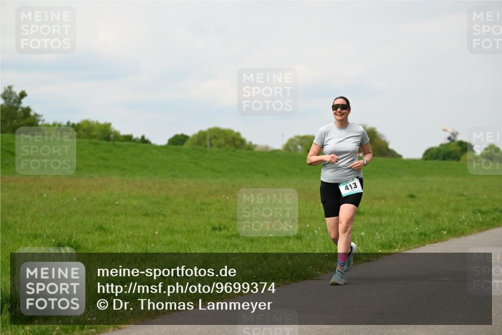 10.05.2026 - 8. Wedeler Halbmarathon Dr. Thomas Lammeyer http://msf.ph/oto/9699374 10.05.2026 11:36:55 Laufen 413 meine-sportfotos.de