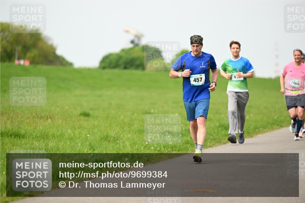 10.05.2026 - 8. Wedeler Halbmarathon Dr. Thomas Lammeyer http://msf.ph/oto/9699384 10.05.2026 11:37:01 Laufen 2069, 457 meine-sportfotos.de