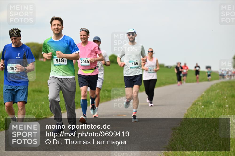 10.05.2026 - 8. Wedeler Halbmarathon Dr. Thomas Lammeyer http://msf.ph/oto/9699419 10.05.2026 11:37:07 Laufen 918, 457, 2069, 189 meine-sportfotos.de