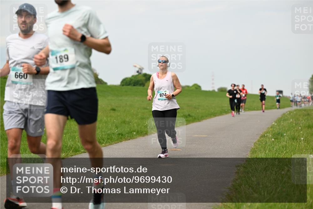 10.05.2026 - 8. Wedeler Halbmarathon Dr. Thomas Lammeyer http://msf.ph/oto/9699430 10.05.2026 11:37:09 Laufen 660, 189, 974 meine-sportfotos.de
