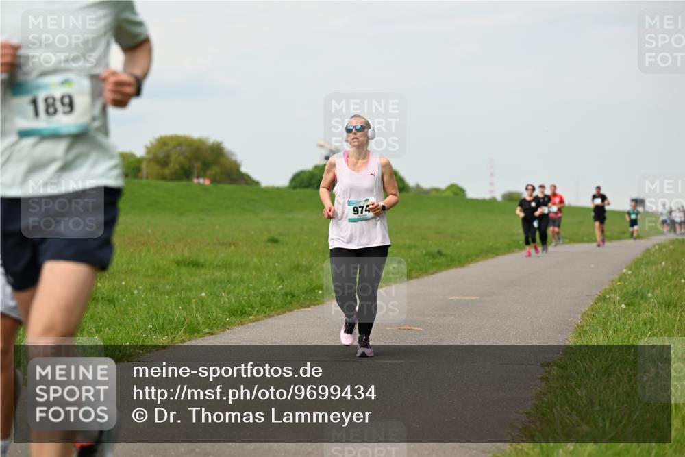 10.05.2026 - 8. Wedeler Halbmarathon Dr. Thomas Lammeyer http://msf.ph/oto/9699434 10.05.2026 11:37:10 Laufen 189, 974 meine-sportfotos.de