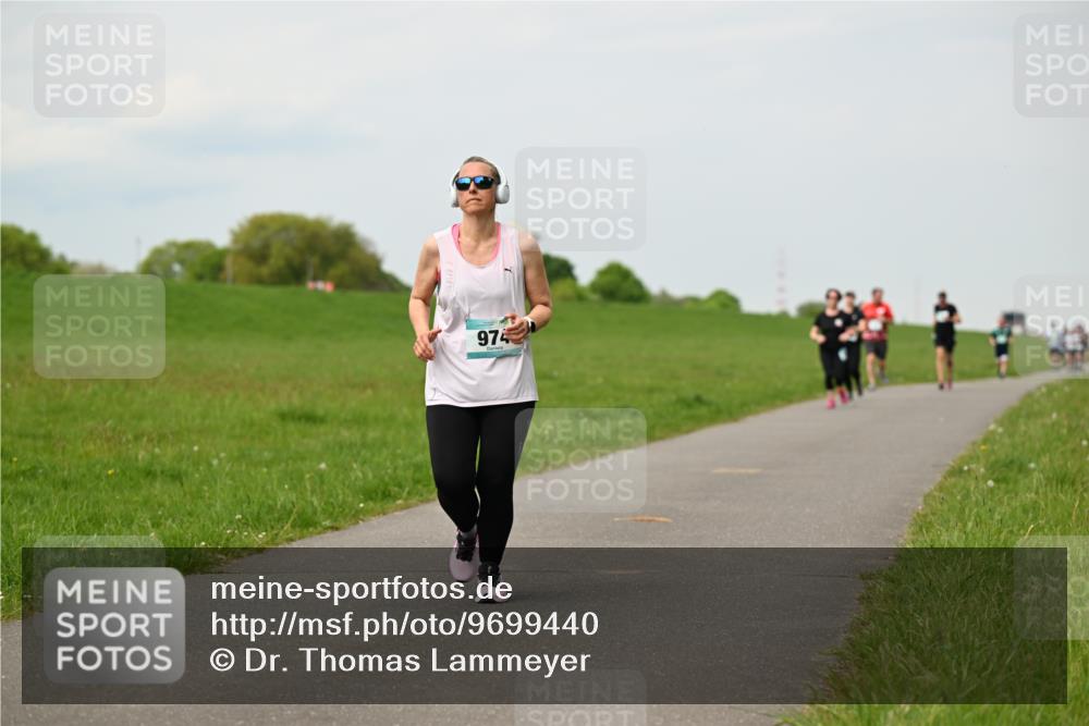 10.05.2026 - 8. Wedeler Halbmarathon Dr. Thomas Lammeyer http://msf.ph/oto/9699440 10.05.2026 11:37:10 Laufen 974 meine-sportfotos.de