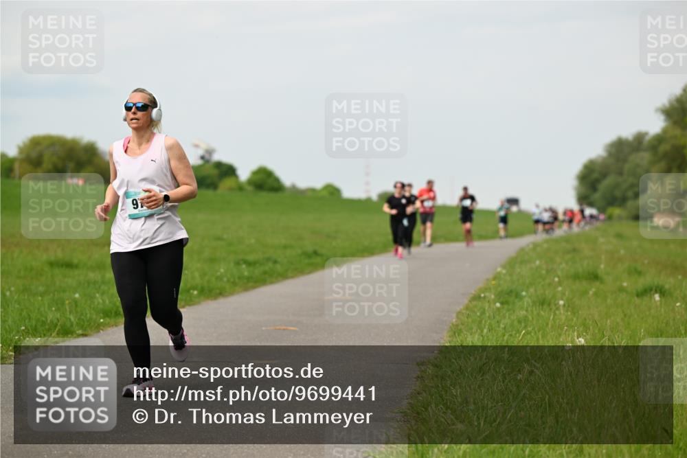 10.05.2026 - 8. Wedeler Halbmarathon Dr. Thomas Lammeyer http://msf.ph/oto/9699441 10.05.2026 11:37:11 Laufen  meine-sportfotos.de