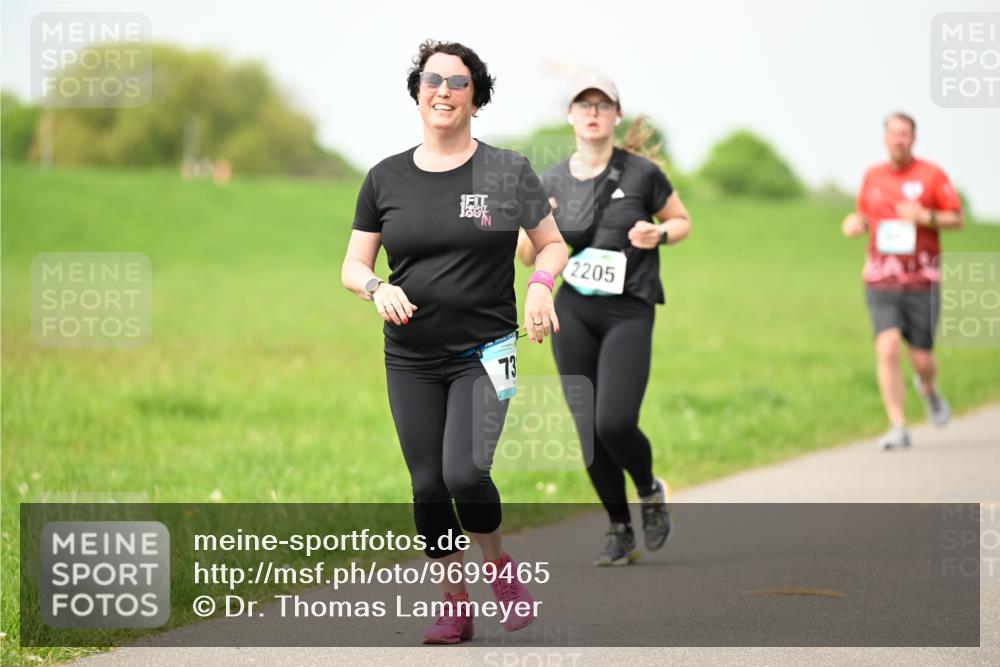 10.05.2026 - 8. Wedeler Halbmarathon Dr. Thomas Lammeyer http://msf.ph/oto/9699465 10.05.2026 11:37:20 Laufen 2205 meine-sportfotos.de