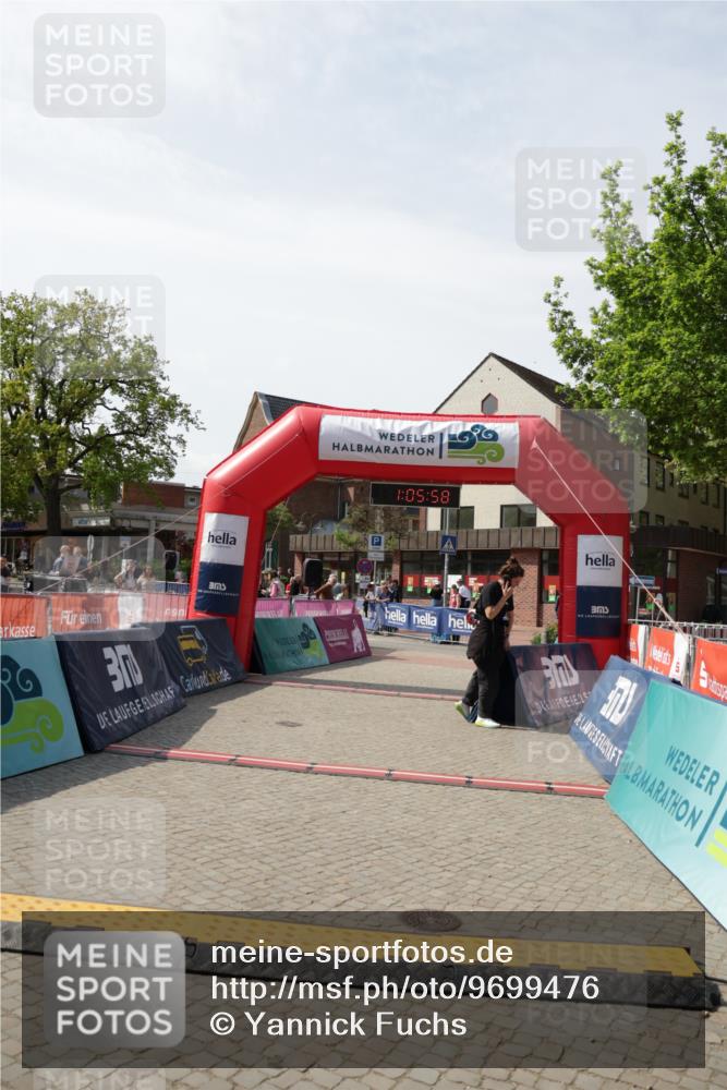 10.05.2026 - 8. Wedeler Halbmarathon Yannick Fuchs http://msf.ph/oto/9699476 10.05.2026 11:05:58 Ziel  meine-sportfotos.de