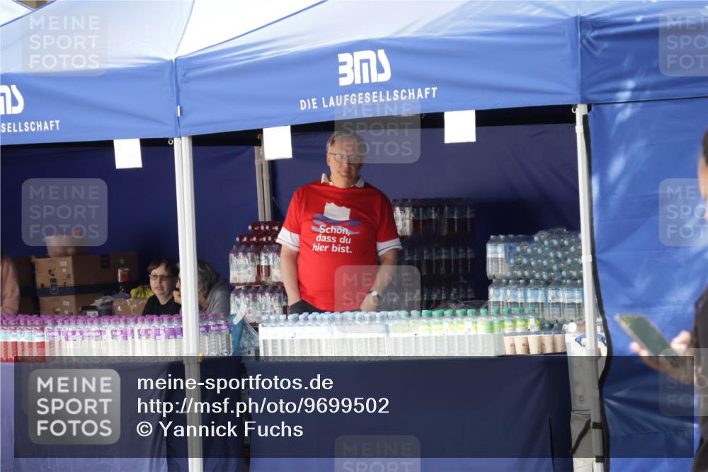 10.05.2026 - 8. Wedeler Halbmarathon Yannick Fuchs http://msf.ph/oto/9699502 10.05.2026 11:11:28 Ziel  meine-sportfotos.de