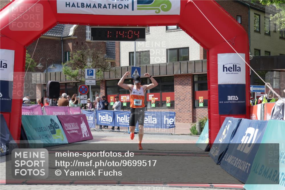 10.05.2026 - 8. Wedeler Halbmarathon Yannick Fuchs http://msf.ph/oto/9699517 10.05.2026 11:14:04 Ziel 887 meine-sportfotos.de