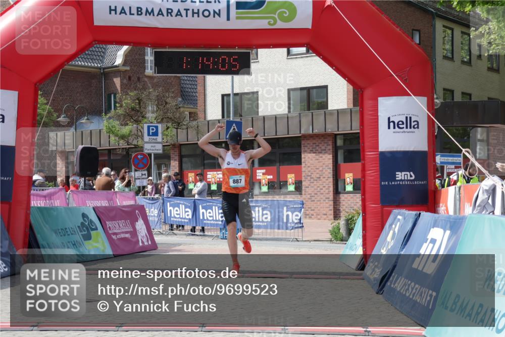 10.05.2026 - 8. Wedeler Halbmarathon Yannick Fuchs http://msf.ph/oto/9699523 10.05.2026 11:14:04 Ziel 887 meine-sportfotos.de