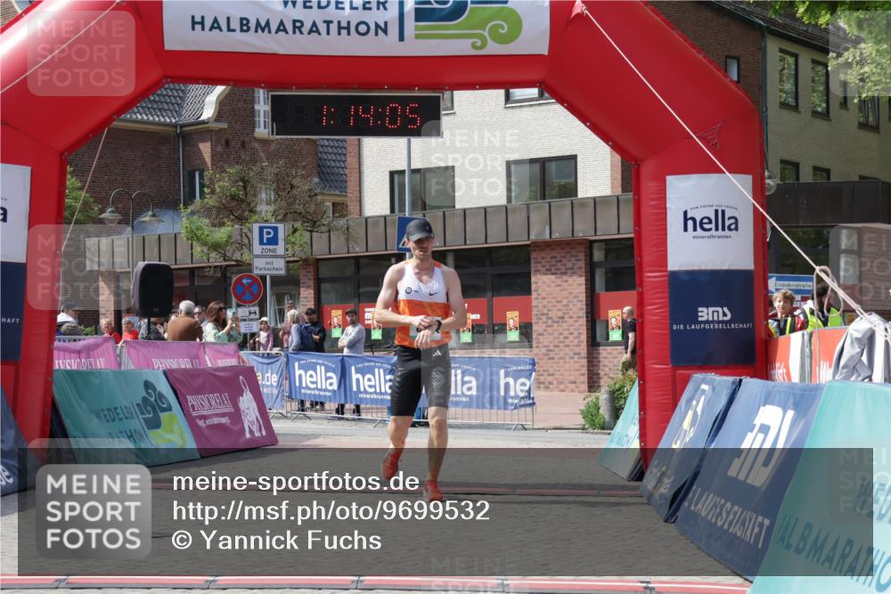 10.05.2026 - 8. Wedeler Halbmarathon Yannick Fuchs http://msf.ph/oto/9699532 10.05.2026 11:14:05 Ziel 887 meine-sportfotos.de