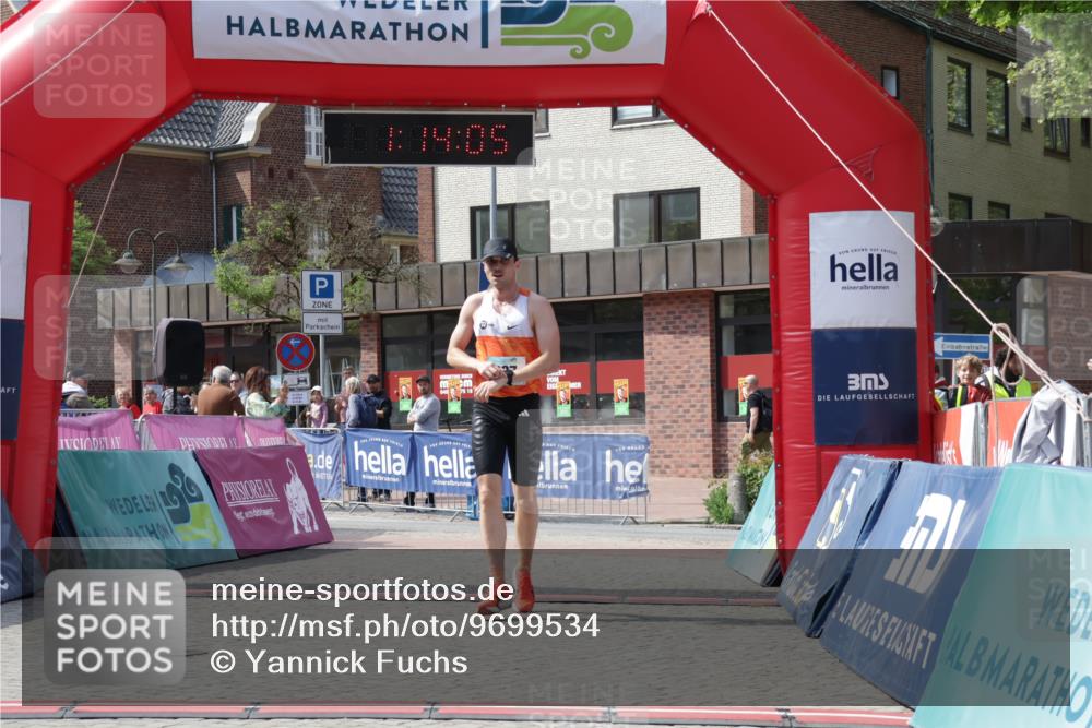 10.05.2026 - 8. Wedeler Halbmarathon Yannick Fuchs http://msf.ph/oto/9699534 10.05.2026 11:14:05 Ziel 887 meine-sportfotos.de