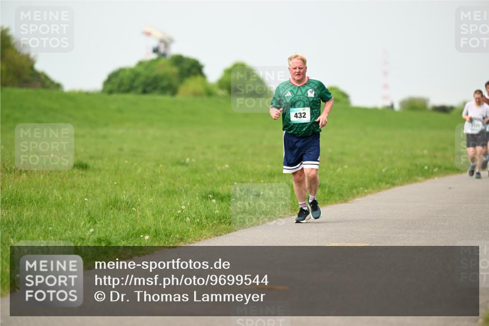10.05.2026 - 8. Wedeler Halbmarathon Dr. Thomas Lammeyer http://msf.ph/oto/9699544 10.05.2026 11:37:31 Laufen 432 meine-sportfotos.de