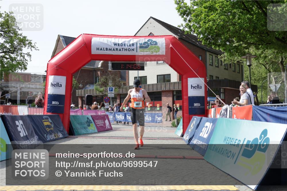 10.05.2026 - 8. Wedeler Halbmarathon Yannick Fuchs http://msf.ph/oto/9699547 10.05.2026 11:14:06 Ziel 887 meine-sportfotos.de