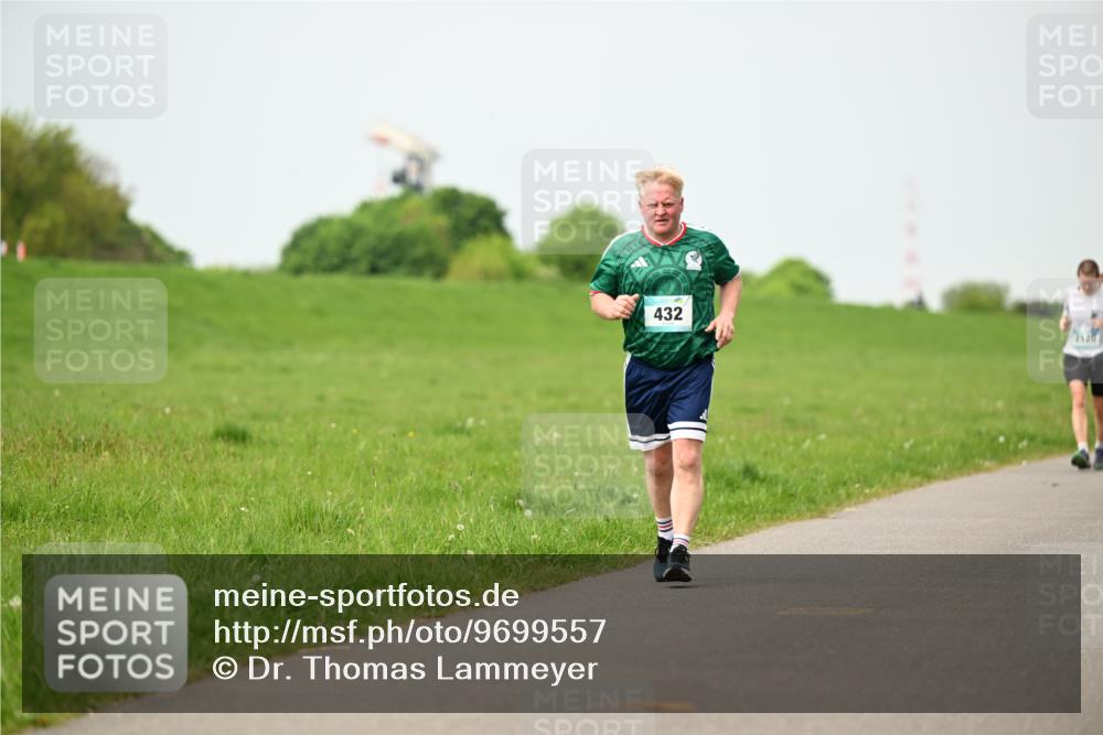 10.05.2026 - 8. Wedeler Halbmarathon Dr. Thomas Lammeyer http://msf.ph/oto/9699557 10.05.2026 11:37:32 Laufen 432 meine-sportfotos.de