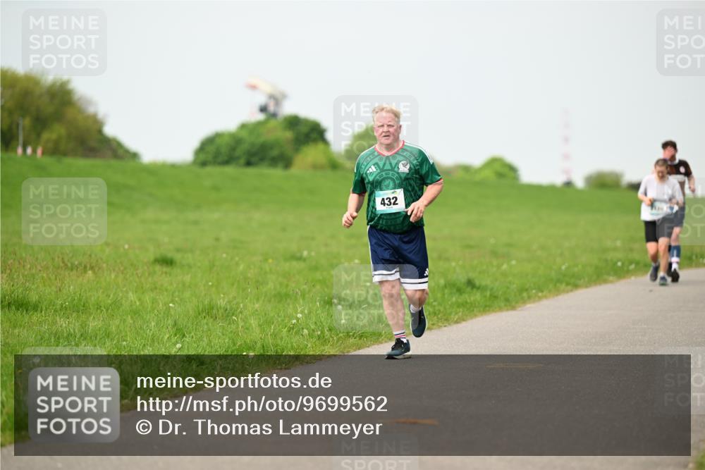 10.05.2026 - 8. Wedeler Halbmarathon Dr. Thomas Lammeyer http://msf.ph/oto/9699562 10.05.2026 11:37:33 Laufen 432 meine-sportfotos.de