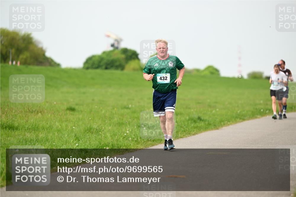 10.05.2026 - 8. Wedeler Halbmarathon Dr. Thomas Lammeyer http://msf.ph/oto/9699565 10.05.2026 11:37:33 Laufen 432 meine-sportfotos.de