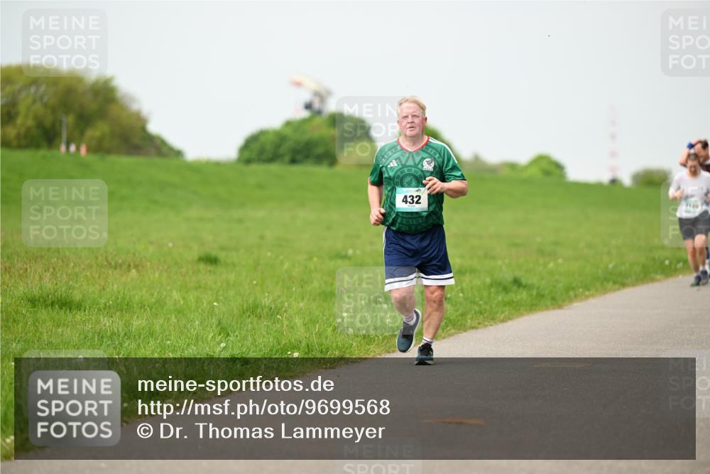 10.05.2026 - 8. Wedeler Halbmarathon Dr. Thomas Lammeyer http://msf.ph/oto/9699568 10.05.2026 11:37:33 Laufen 432, 2120 meine-sportfotos.de