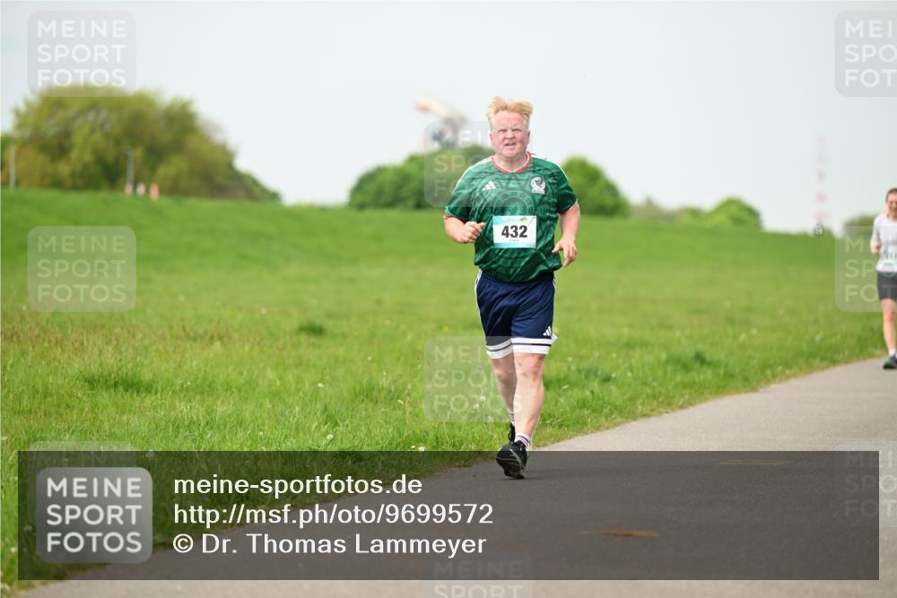 10.05.2026 - 8. Wedeler Halbmarathon Dr. Thomas Lammeyer http://msf.ph/oto/9699572 10.05.2026 11:37:33 Laufen 432 meine-sportfotos.de