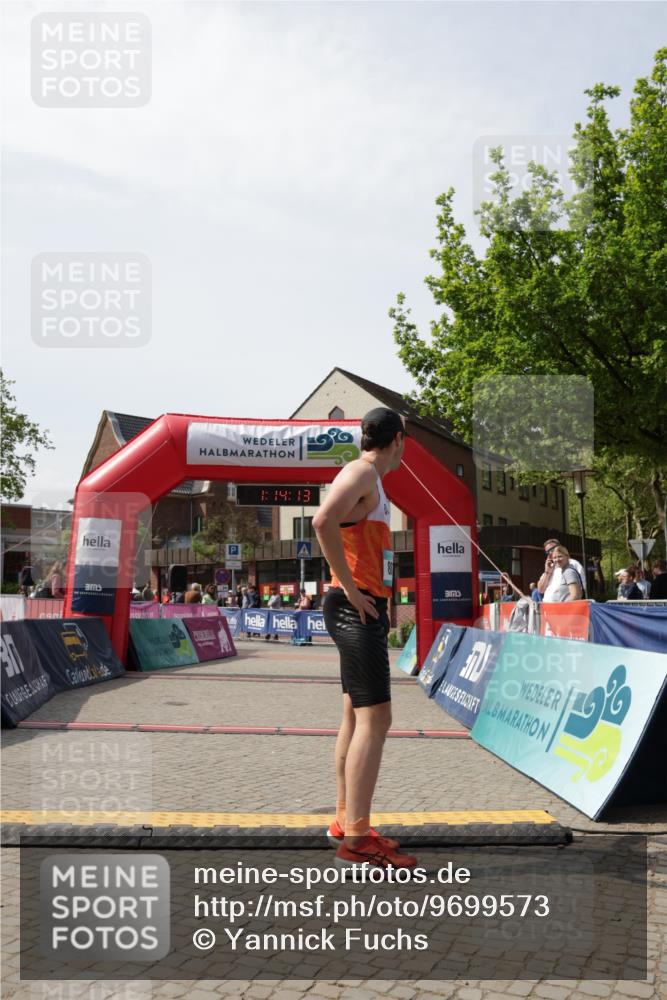 10.05.2026 - 8. Wedeler Halbmarathon Yannick Fuchs http://msf.ph/oto/9699573 10.05.2026 11:14:12 Ziel  meine-sportfotos.de