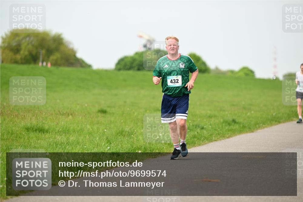 10.05.2026 - 8. Wedeler Halbmarathon Dr. Thomas Lammeyer http://msf.ph/oto/9699574 10.05.2026 11:37:33 Laufen 432 meine-sportfotos.de