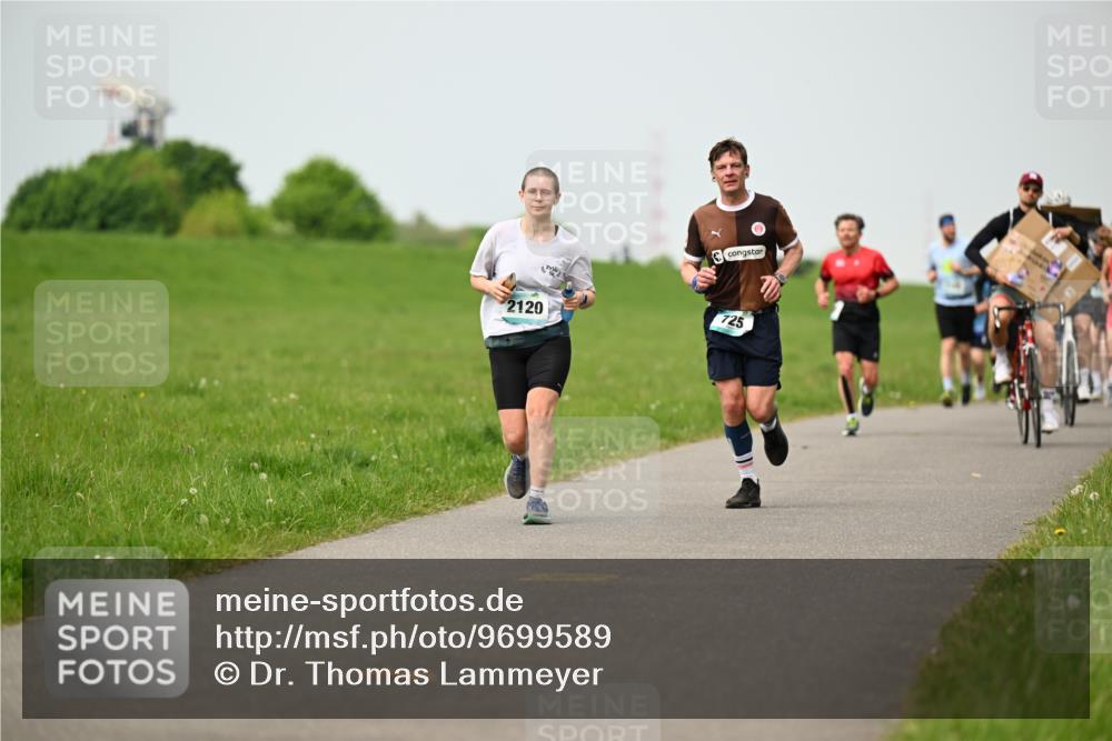 10.05.2026 - 8. Wedeler Halbmarathon Dr. Thomas Lammeyer http://msf.ph/oto/9699589 10.05.2026 11:37:37 Laufen 2120, 725 meine-sportfotos.de