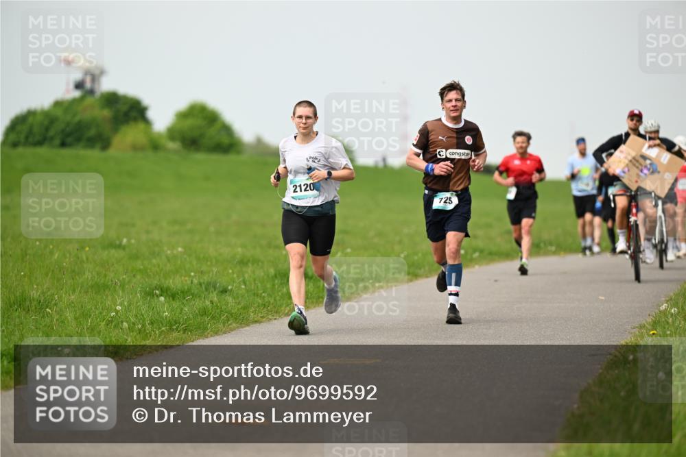 10.05.2026 - 8. Wedeler Halbmarathon Dr. Thomas Lammeyer http://msf.ph/oto/9699592 10.05.2026 11:37:38 Laufen 2120, 725 meine-sportfotos.de