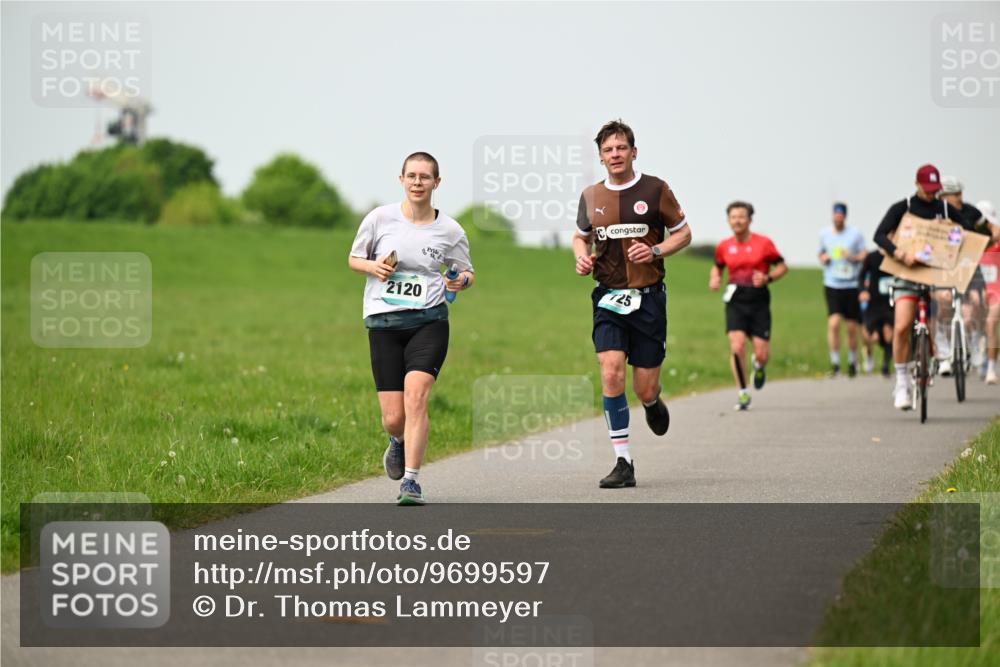 10.05.2026 - 8. Wedeler Halbmarathon Dr. Thomas Lammeyer http://msf.ph/oto/9699597 10.05.2026 11:37:38 Laufen 2120, 725 meine-sportfotos.de