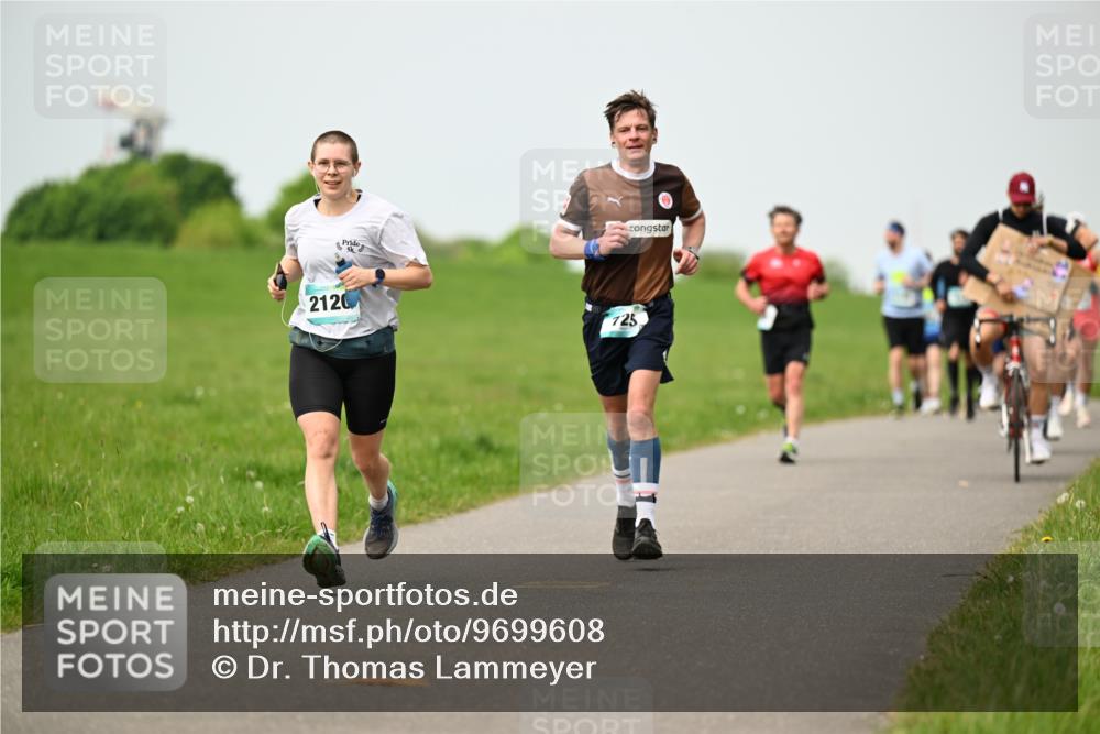 10.05.2026 - 8. Wedeler Halbmarathon Dr. Thomas Lammeyer http://msf.ph/oto/9699608 10.05.2026 11:37:39 Laufen 2120, 725 meine-sportfotos.de
