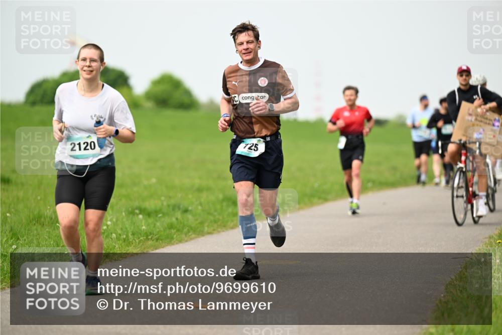 10.05.2026 - 8. Wedeler Halbmarathon Dr. Thomas Lammeyer http://msf.ph/oto/9699610 10.05.2026 11:37:40 Laufen 2120, 725 meine-sportfotos.de