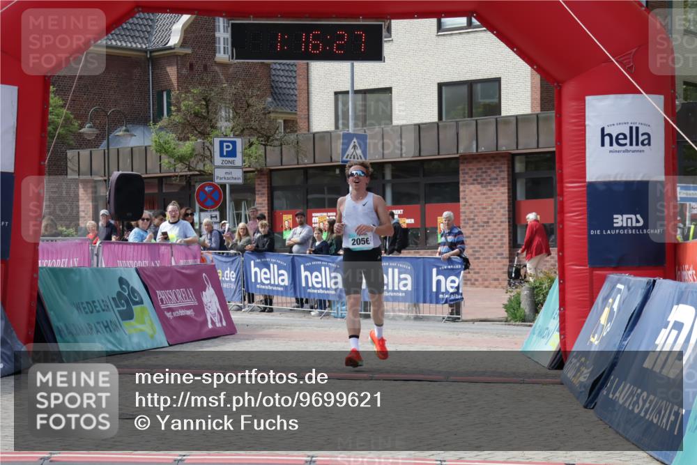 10.05.2026 - 8. Wedeler Halbmarathon Yannick Fuchs http://msf.ph/oto/9699621 10.05.2026 11:16:27 Ziel 2056 meine-sportfotos.de