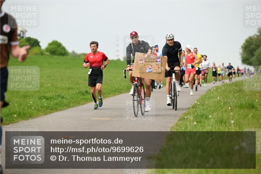 10.05.2026 - 8. Wedeler Halbmarathon Dr. Thomas Lammeyer http://msf.ph/oto/9699626 10.05.2026 11:37:43 Laufen 2237 meine-sportfotos.de