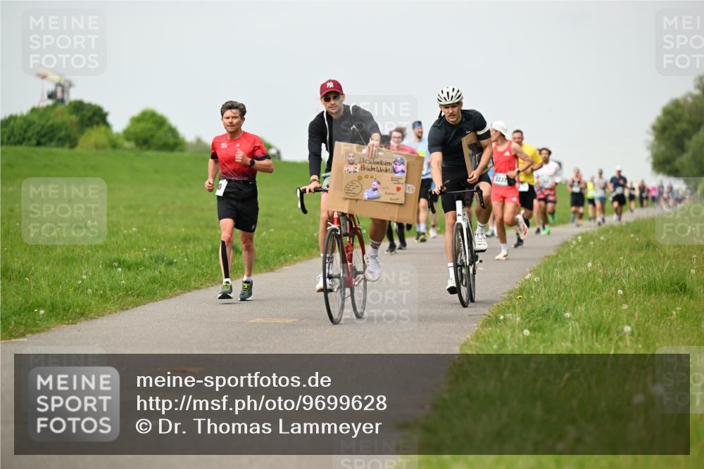 10.05.2026 - 8. Wedeler Halbmarathon Dr. Thomas Lammeyer http://msf.ph/oto/9699628 10.05.2026 11:37:43 Laufen 800, 169, 2237 meine-sportfotos.de