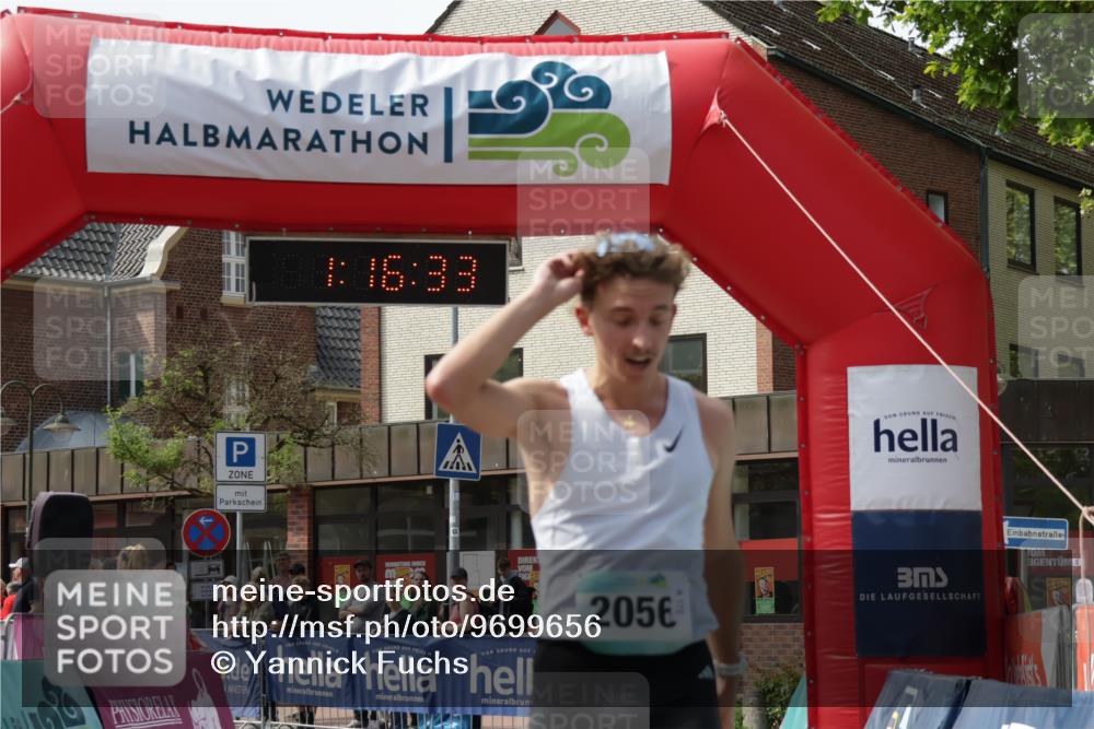 10.05.2026 - 8. Wedeler Halbmarathon Yannick Fuchs http://msf.ph/oto/9699656 10.05.2026 11:16:33 Ziel 2056 meine-sportfotos.de