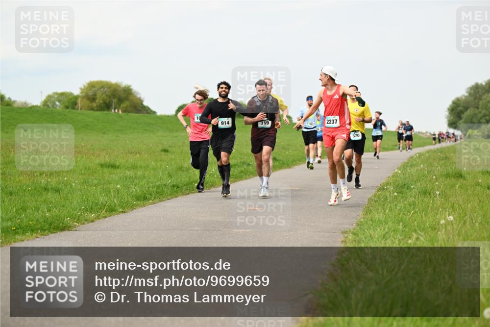 10.05.2026 - 8. Wedeler Halbmarathon Dr. Thomas Lammeyer http://msf.ph/oto/9699659 10.05.2026 11:37:50 Laufen 914, 719, 2237, 370 meine-sportfotos.de