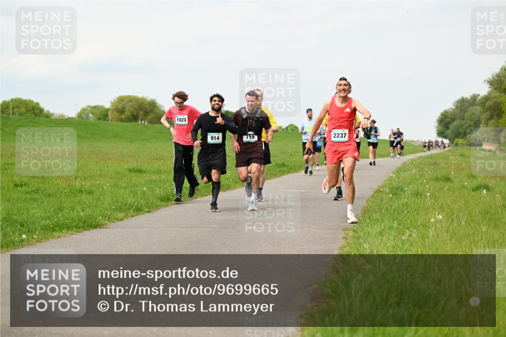 10.05.2026 - 8. Wedeler Halbmarathon Dr. Thomas Lammeyer http://msf.ph/oto/9699665 10.05.2026 11:37:51 Laufen 1023, 914, 719, 2237 meine-sportfotos.de